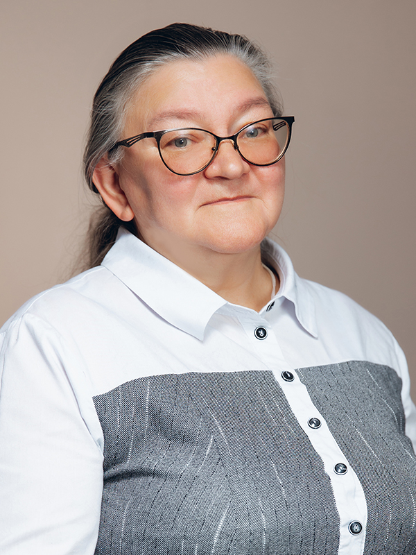 Аксенова  Марина Юрьевна.